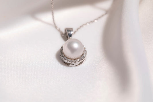 Dore Pearl and Diamond Pendant, White gold - LA'AL