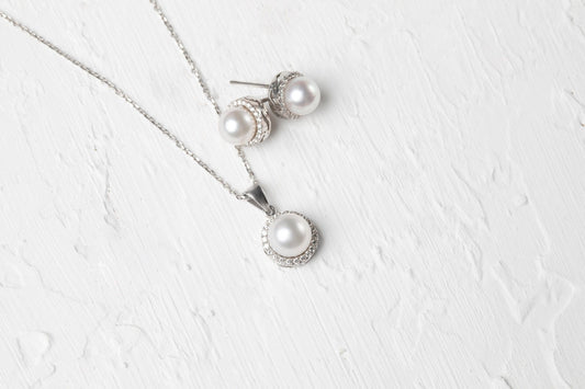 Dore Pearl and diamond Stud Earrings, white gold - LA'AL